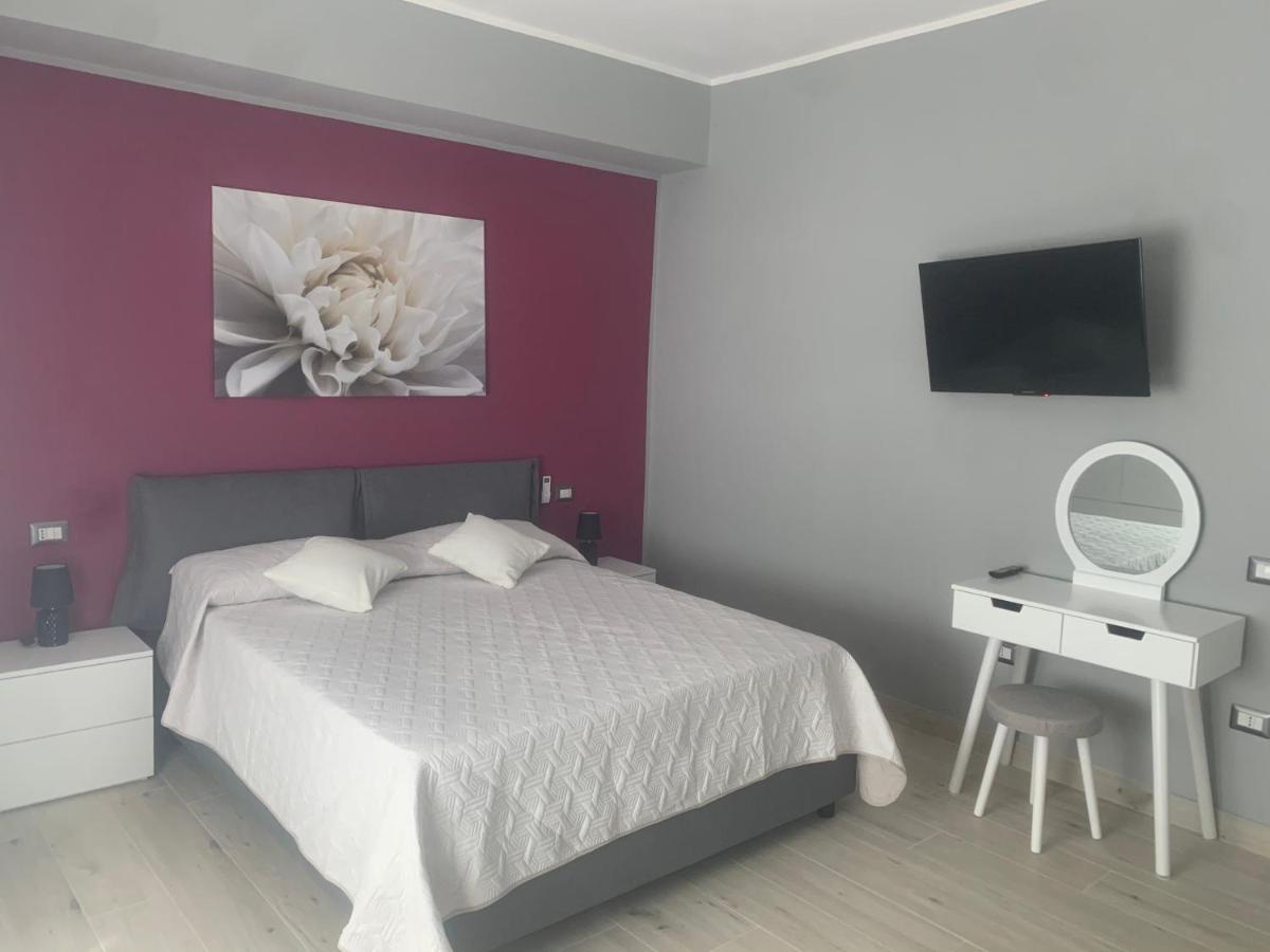 Bed and Breakfast Le Stanze Di Dalia Crotone Exterior foto