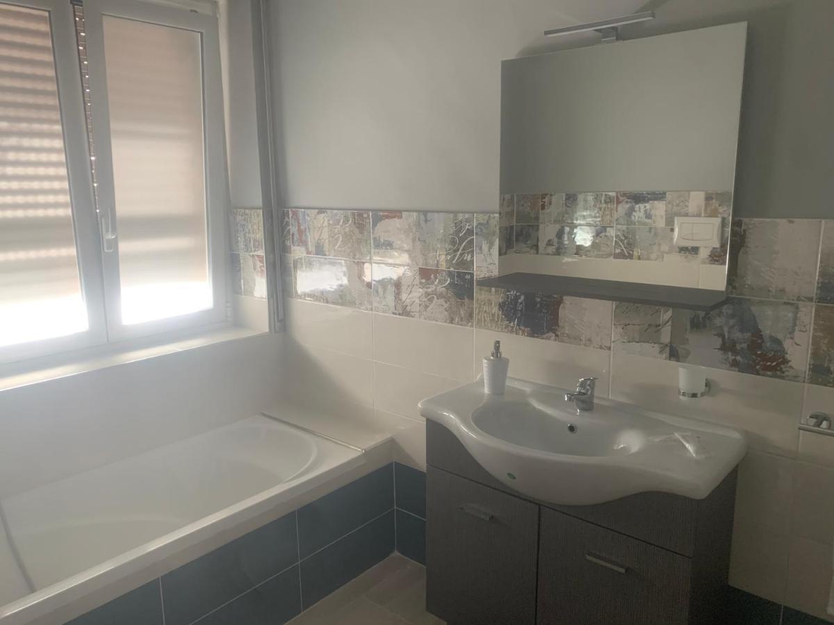 Bed and Breakfast Le Stanze Di Dalia Crotone Exterior foto