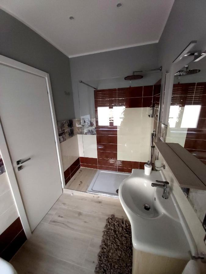 Bed and Breakfast Le Stanze Di Dalia Crotone Exterior foto